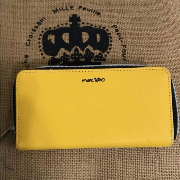 Marc Tetro French Bulldog Lined 8x4 Yellow Zippered Wallet - Picture 2 of 4